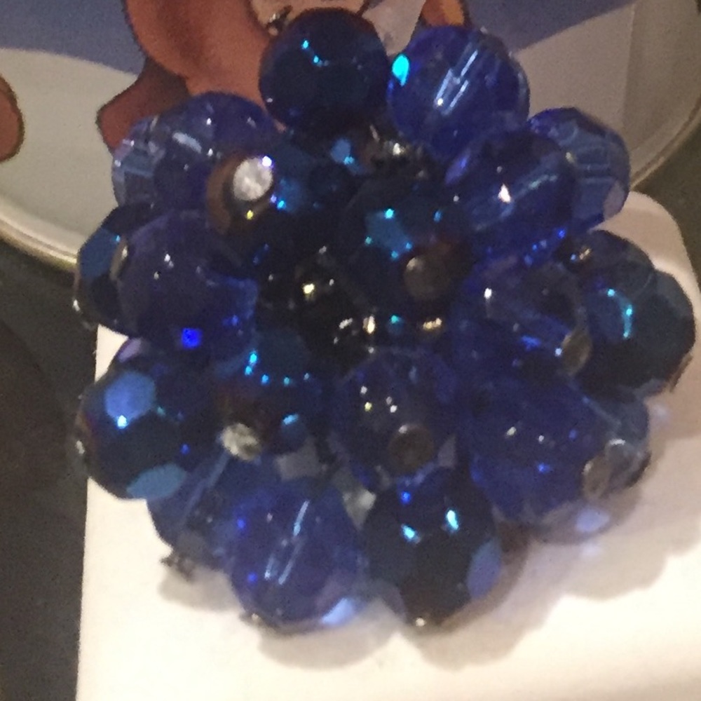 🛍2 for $35🛍️NWT Blue large multi crystal ring